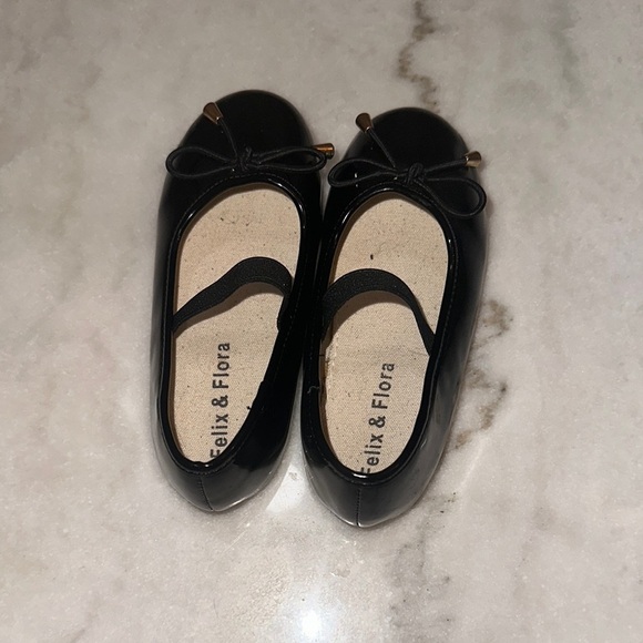 Feliz and flora Elegant Black Dress girl Shoes with Bow Detail‎ size 9 - Picture 3 of 5